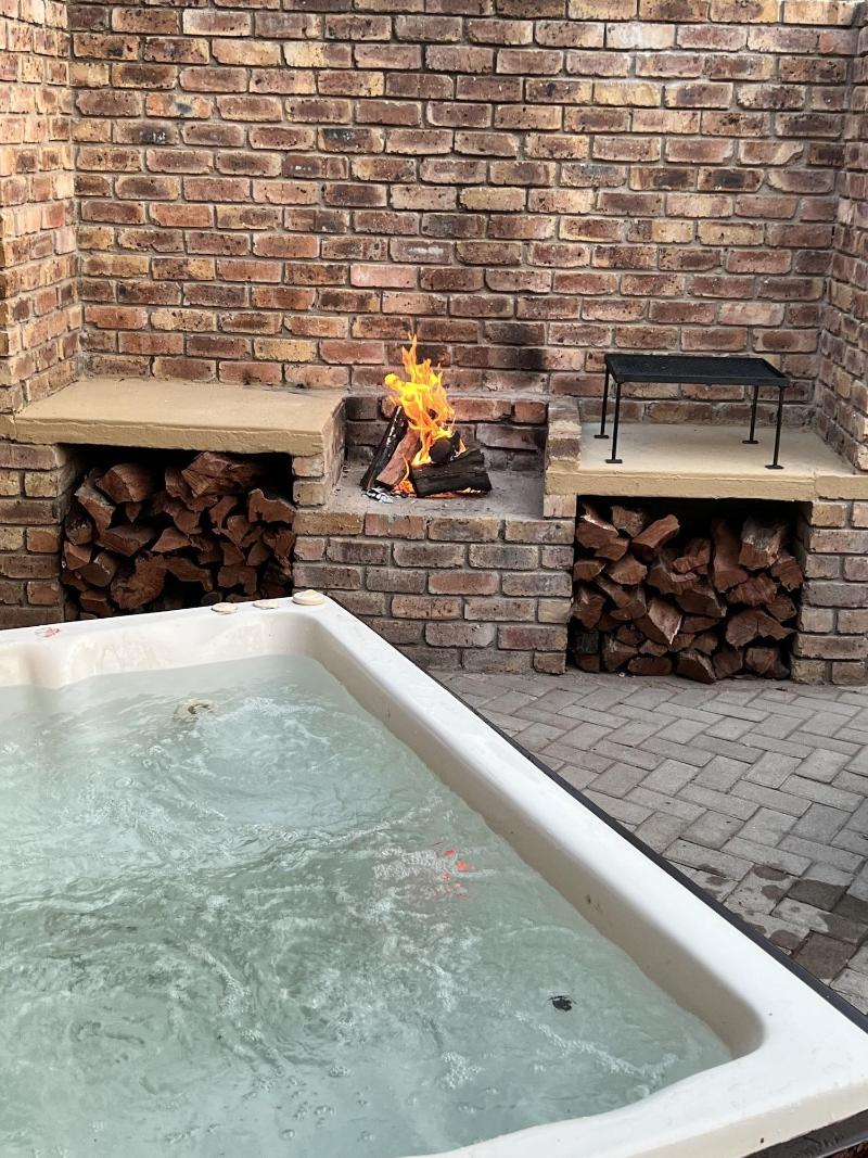 Manzini Swazi King Chalets image