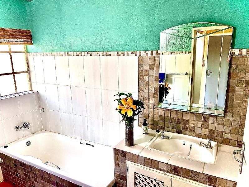 Manzini Swazi King Chalets image