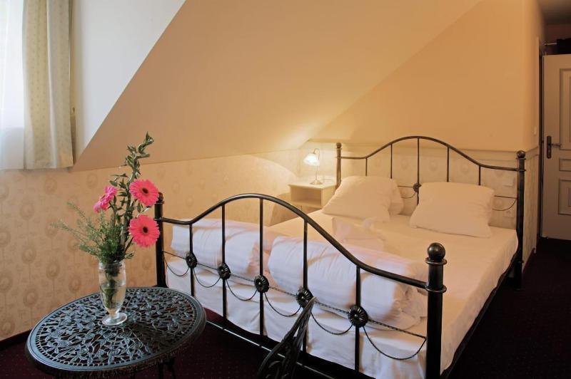 Chateau KynÅ¡perk image