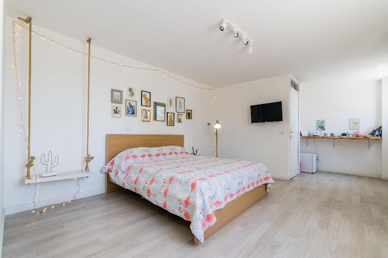 B&B Flamingo image