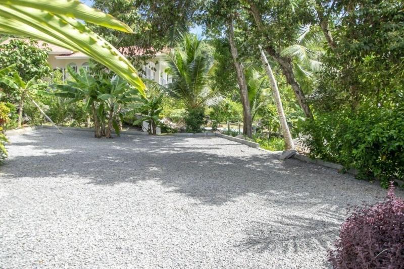 Domaine Desaubin Luxury Villas image