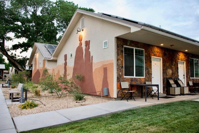 Zion's Camp and Cottages image