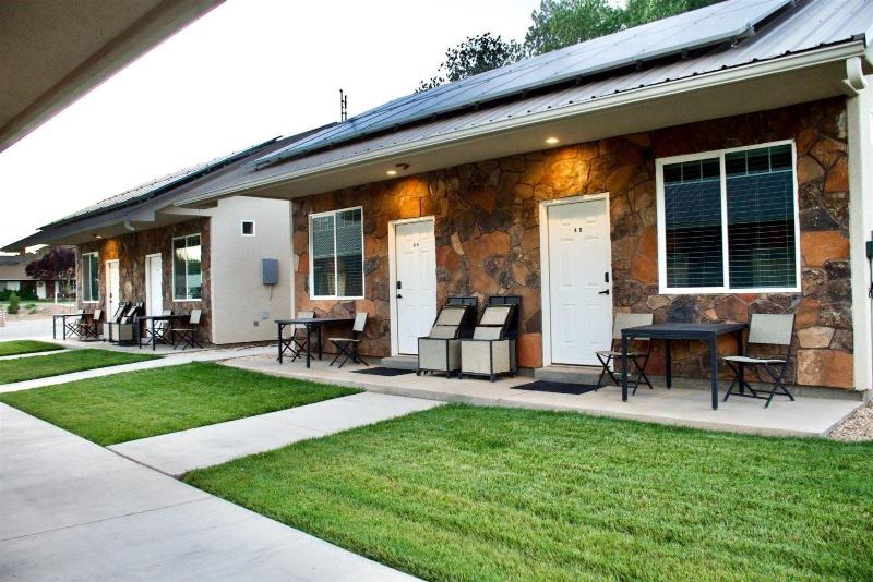 Zion's Camp and Cottages image