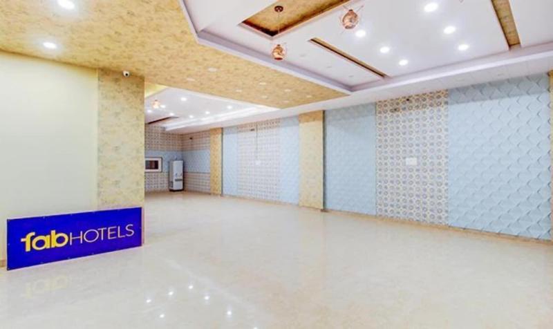 FabHotel 7th Crossing image