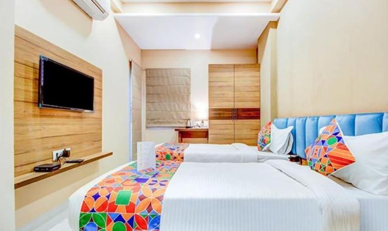 FabHotel 7th Crossing image