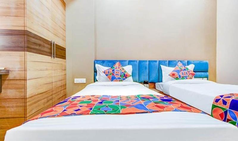 FabHotel 7th Crossing image