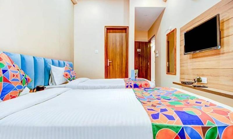 FabHotel 7th Crossing image