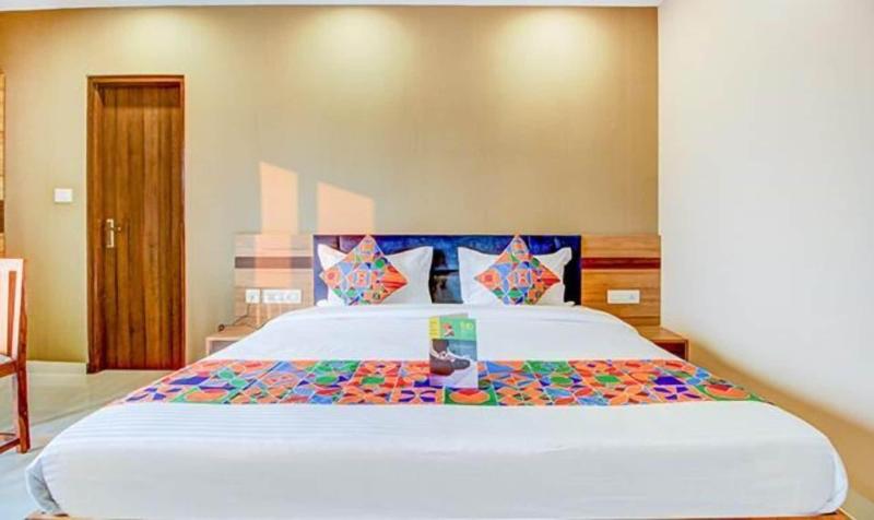 FabHotel 7th Crossing image
