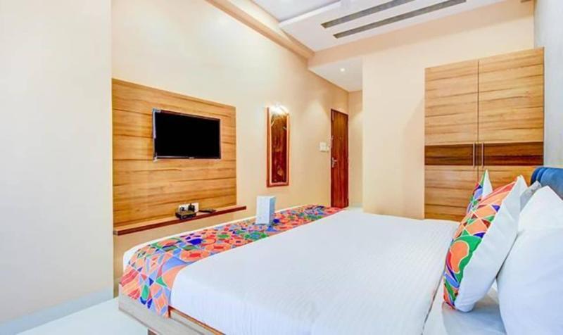 FabHotel 7th Crossing image