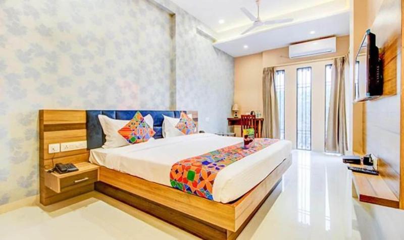FabHotel 7th Crossing image