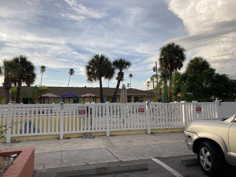 Bella Sirena Inn image