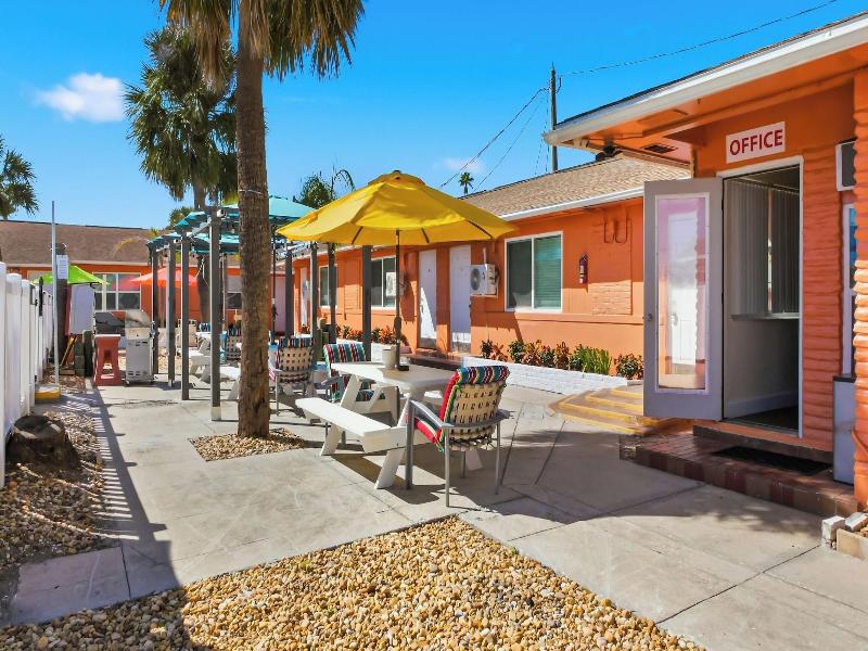 Bella Sirena Inn image