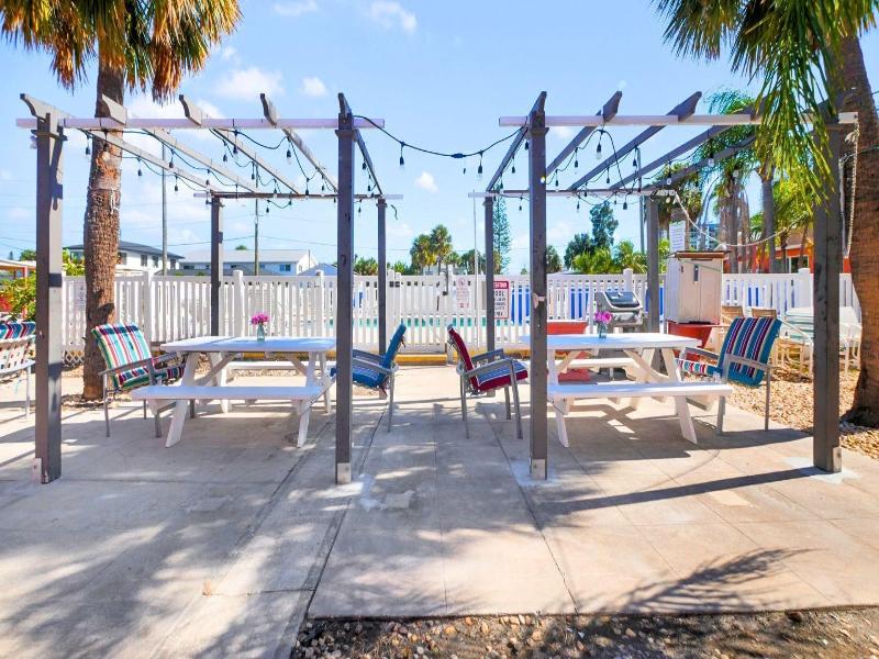 Bella Sirena Inn image
