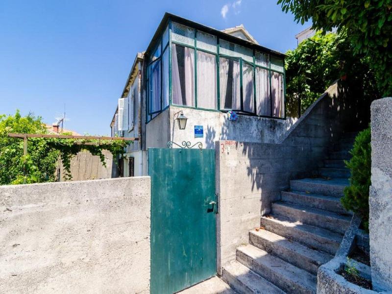 Guest House Mara image