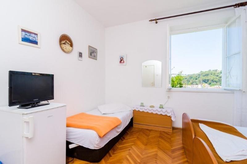 Guest House Mara image
