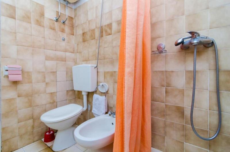 Guest House Mara image