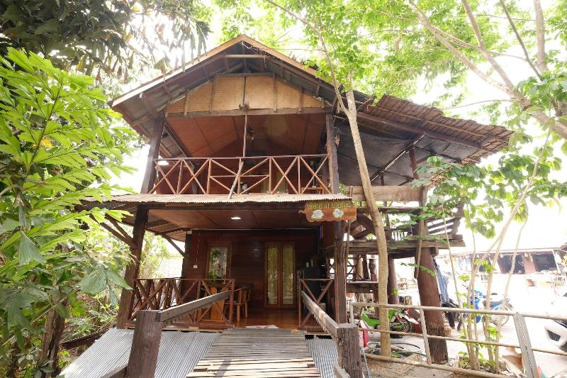 P&P Coffee & Resort Mae Sariang image