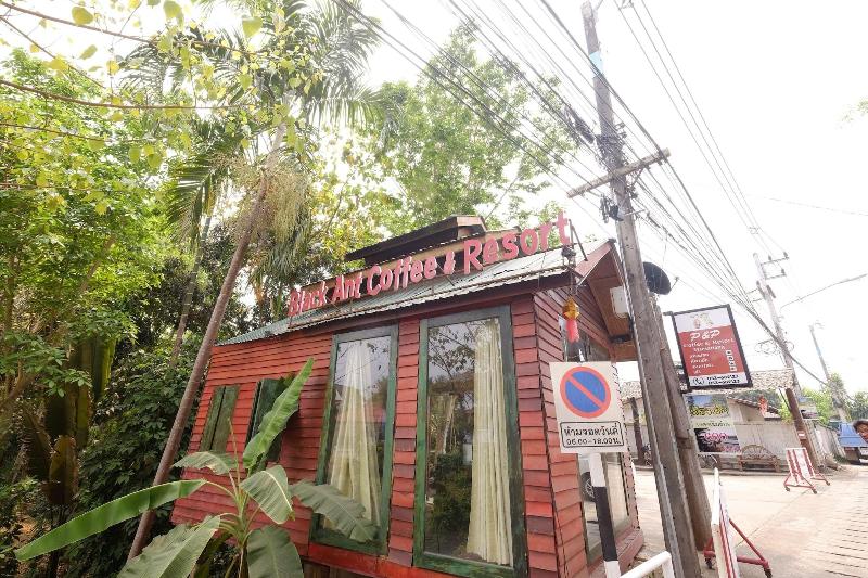 P&P Coffee & Resort Mae Sariang image