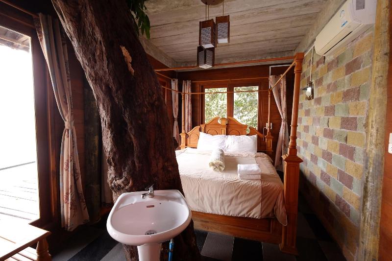 P&P Coffee & Resort Mae Sariang image