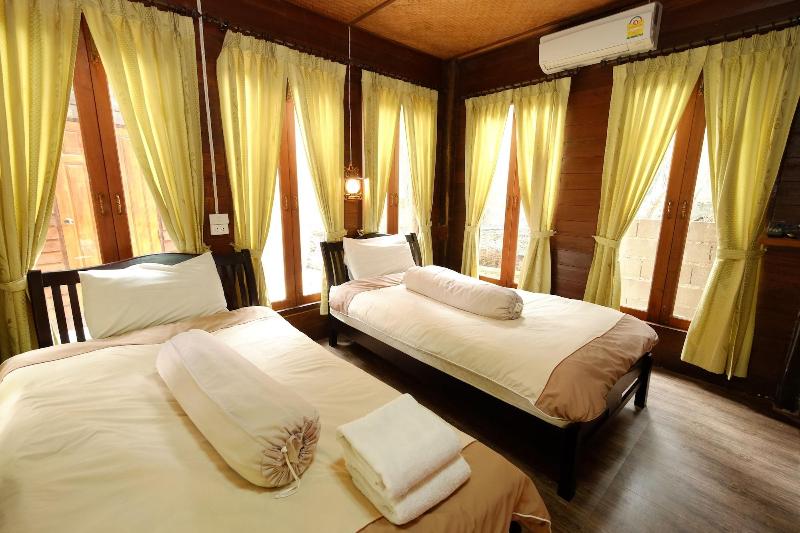 P&P Coffee & Resort Mae Sariang image
