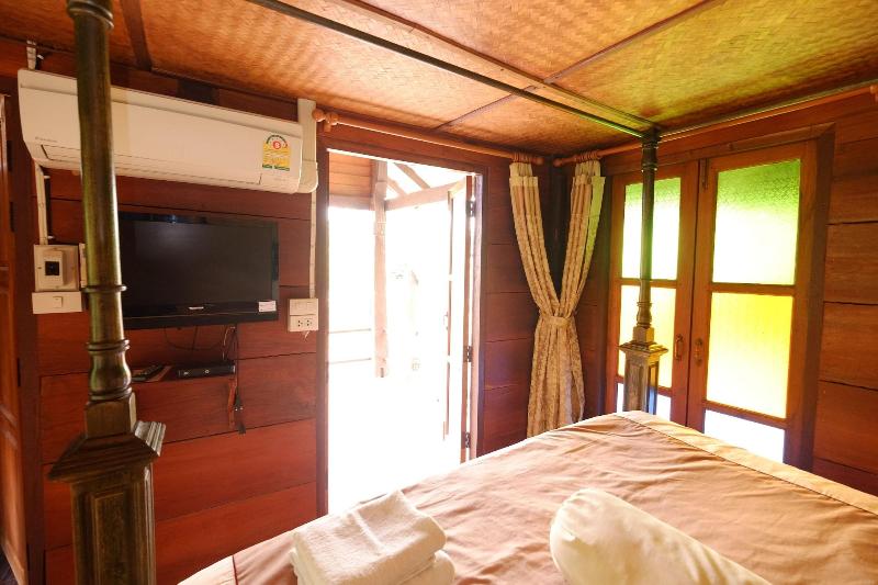 P&P Coffee & Resort Mae Sariang image