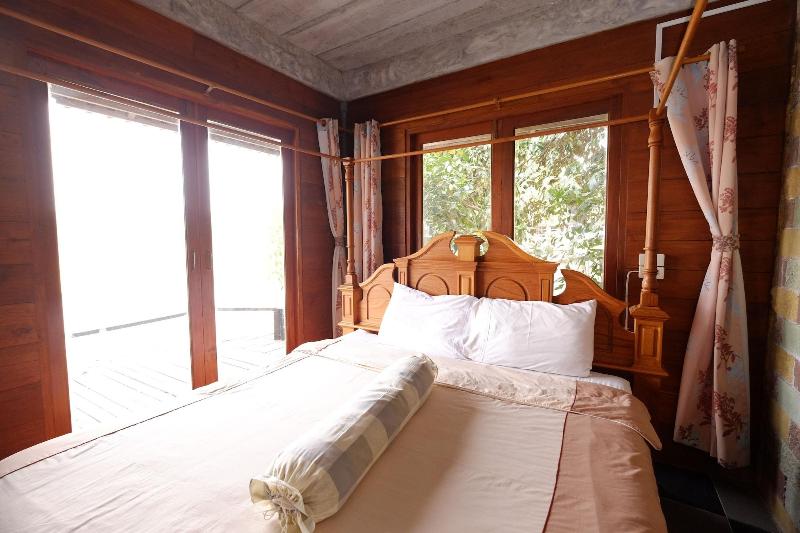 P&P Coffee & Resort Mae Sariang image