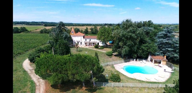 Chateau la Loge image