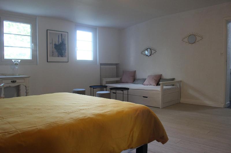 Chateau la Loge image