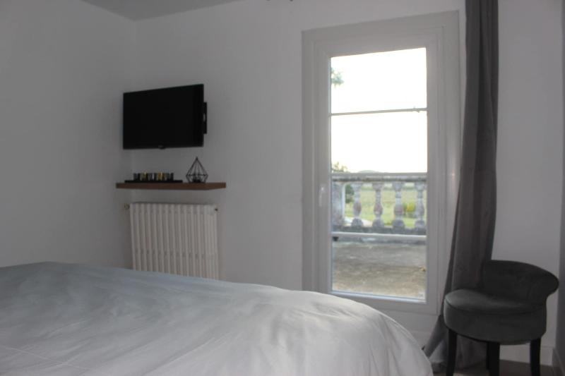 Chateau la Loge image