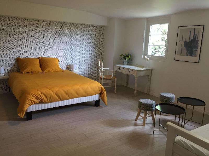 Chateau la Loge image
