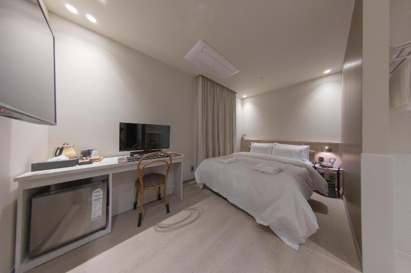 H-Avenue Hotel Soraepogu image