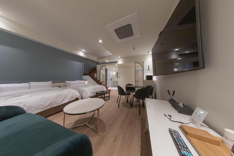 H-Avenue Hotel Soraepogu image