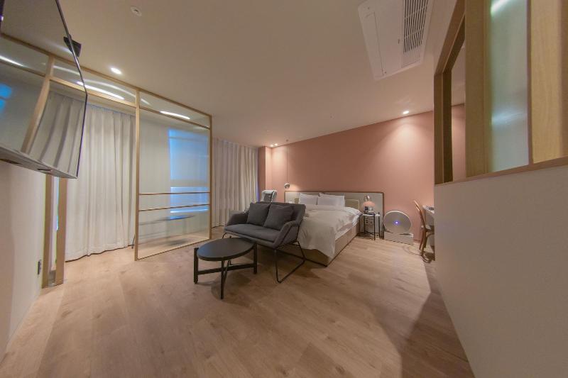 H-Avenue Hotel Soraepogu image