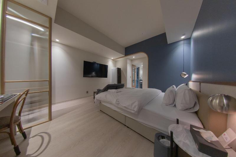 H-Avenue Hotel Soraepogu image