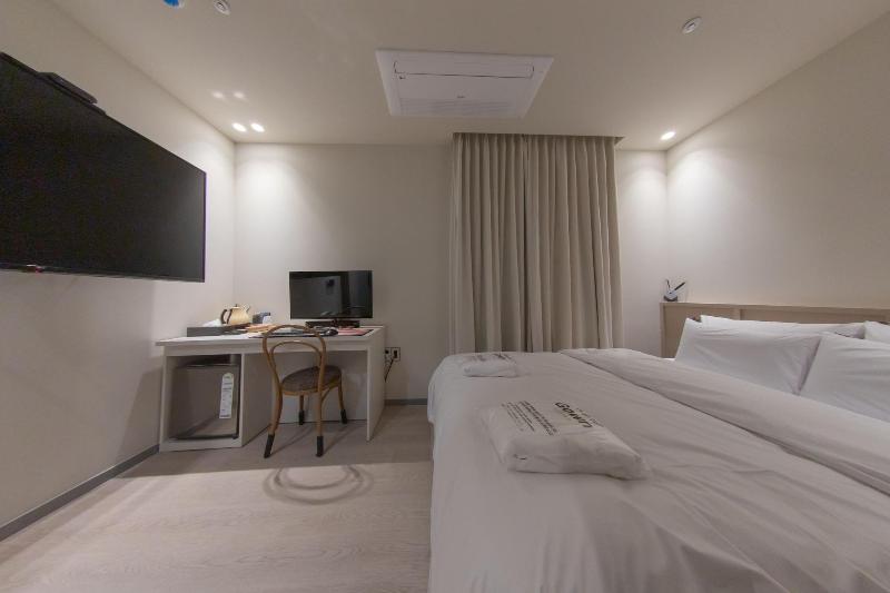H-Avenue Hotel Soraepogu image