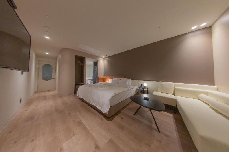 H-Avenue Hotel Soraepogu image
