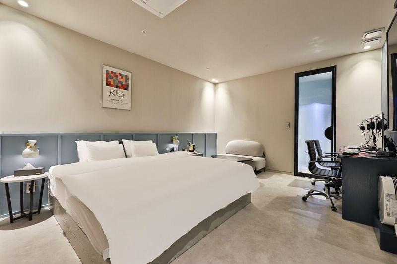 H-Avenue Hotel Soraepogu image