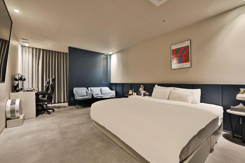 H-Avenue Hotel Soraepogu image