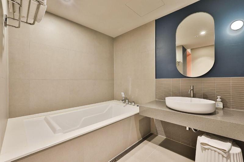 H-Avenue Hotel Soraepogu image