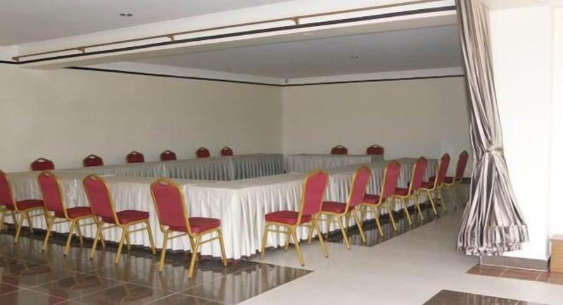 Highlands Suites Hotel image