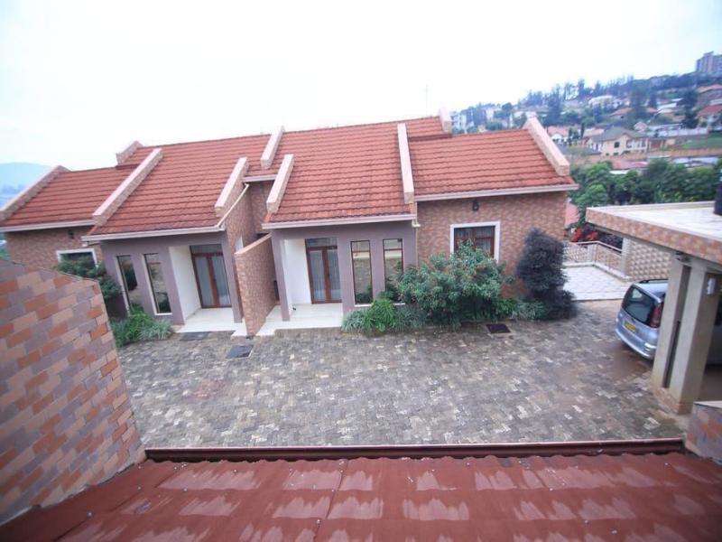 UM Apartments image