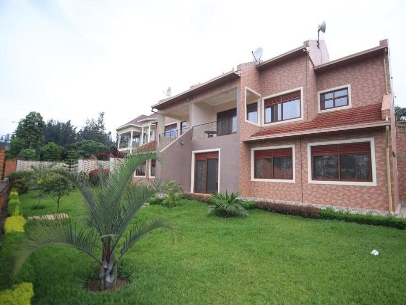 UM Apartments image