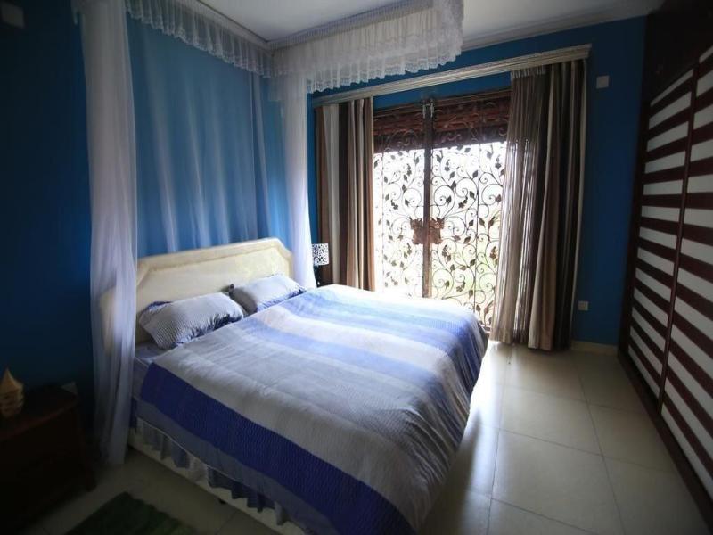 UM Apartments image