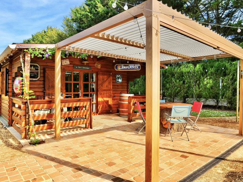 LE Petit Champigny image