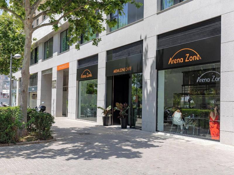 Arena Zone Hotel & CafÃ© image