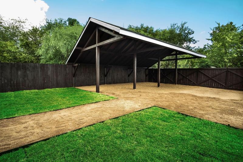 Brand NEW Large Impressive House Near Downtown! image