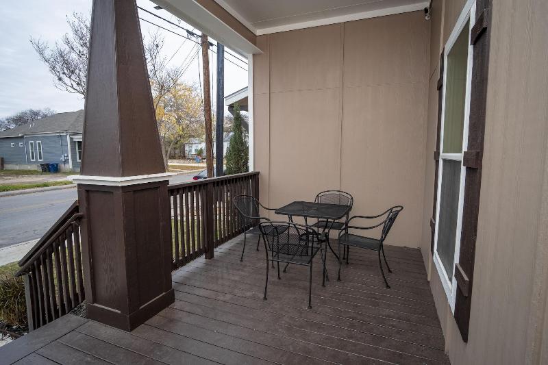 Brand NEW Large Impressive House Near Downtown! image