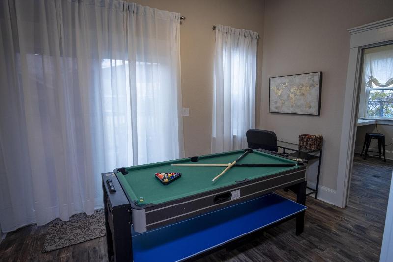 Brand NEW Large Impressive House Near Downtown! image