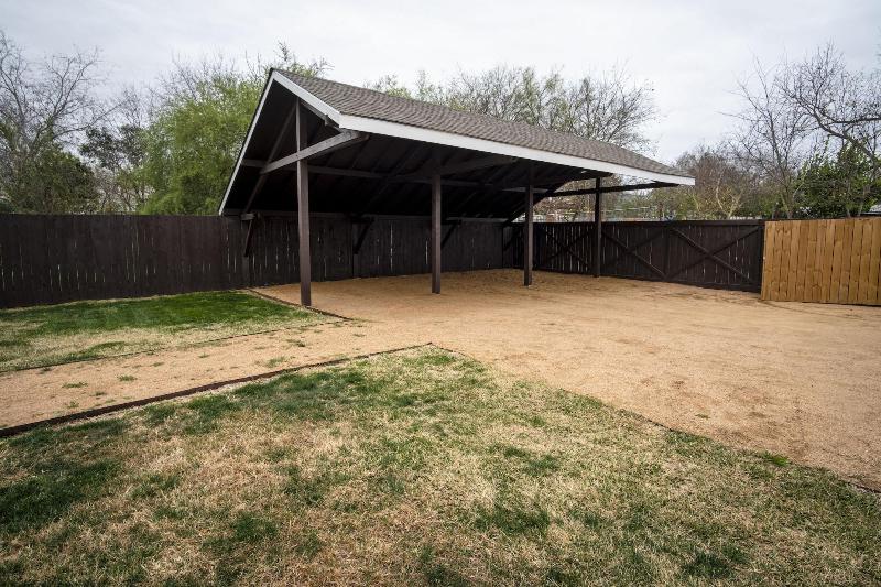 Brand NEW Large Impressive House Near Downtown! image