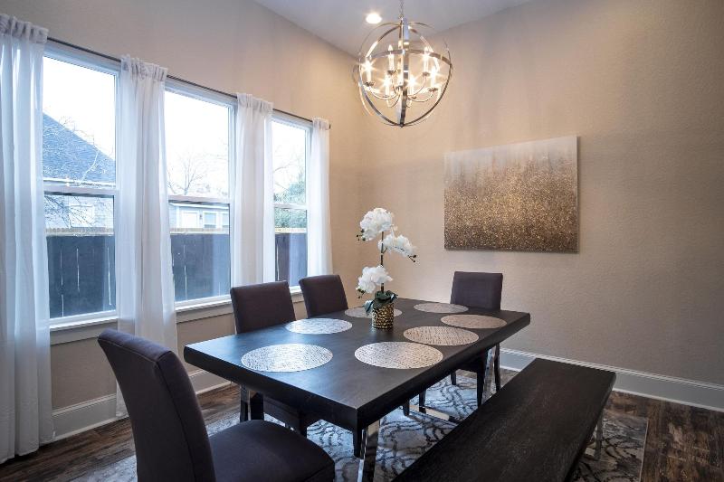 Brand NEW Large Impressive House Near Downtown! image
